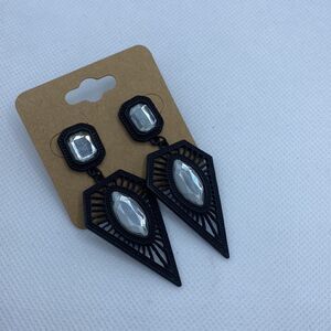 💛 Gothic Faux Gemstone Earrings